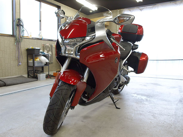 ガラスコーティング施工車　ホンダ　VFR1200F　No.1