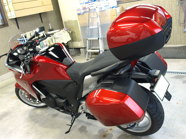 ガラスコーティング施工車　ホンダ　VFR1200F　No.7